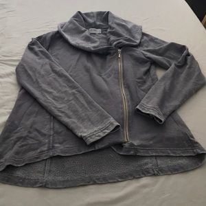 Asymmetrical sweatshirt with collar